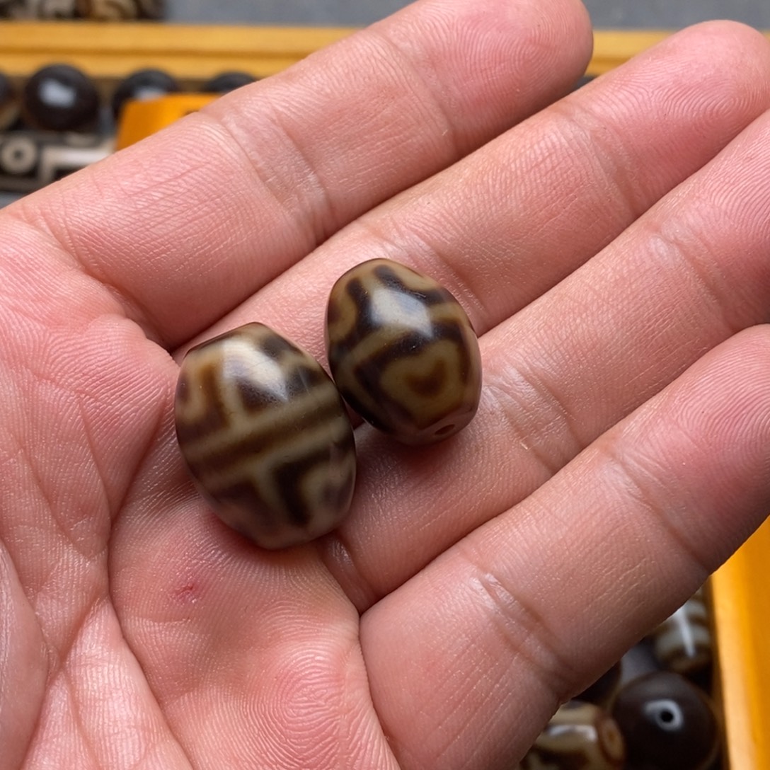 Z****玛瑙/玉髓未镶嵌颈饰