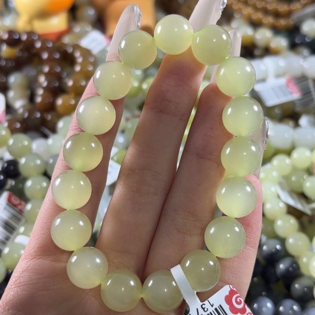 玖****和田玉未镶嵌手链拍11发1。192