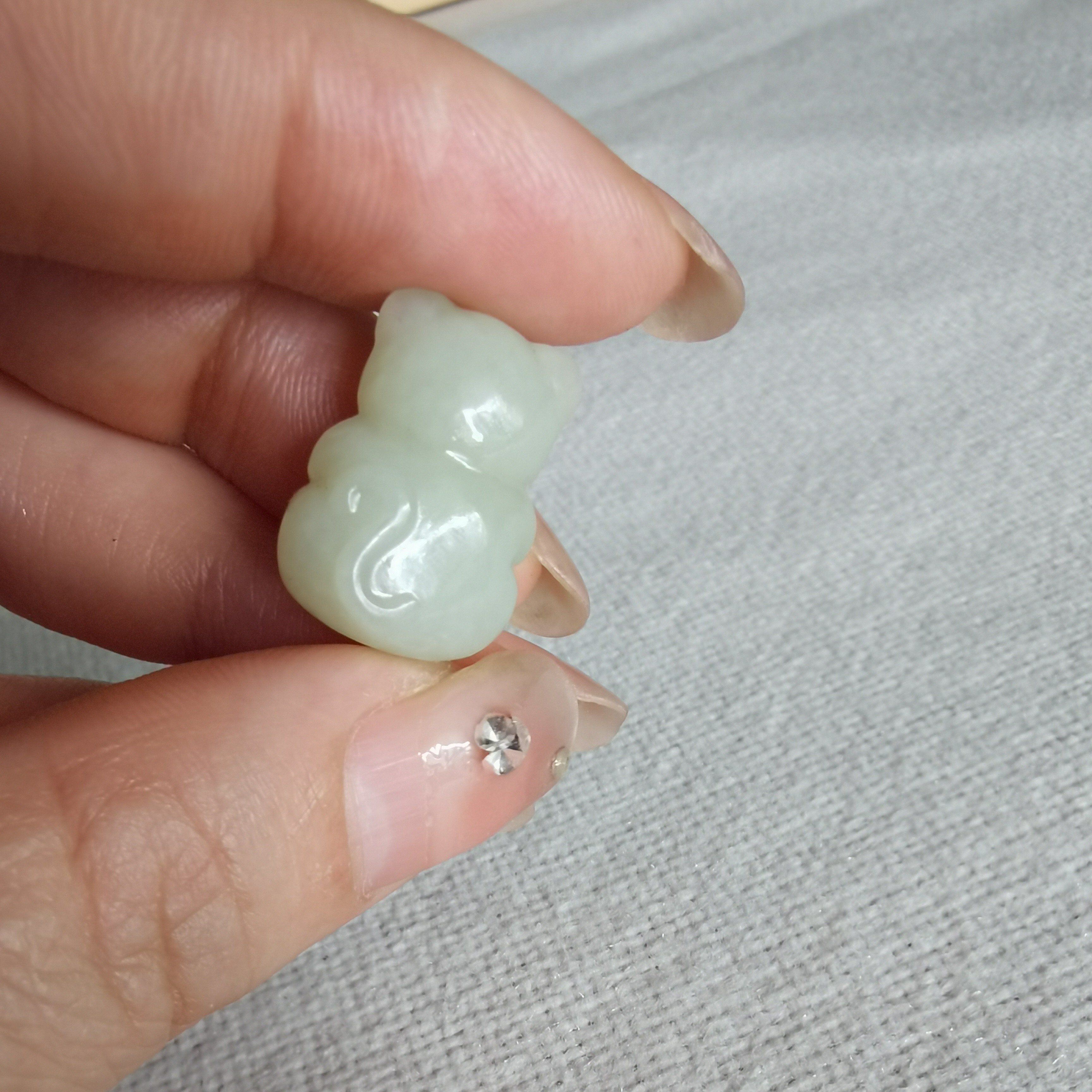 新疆和田玉且末料猫咪