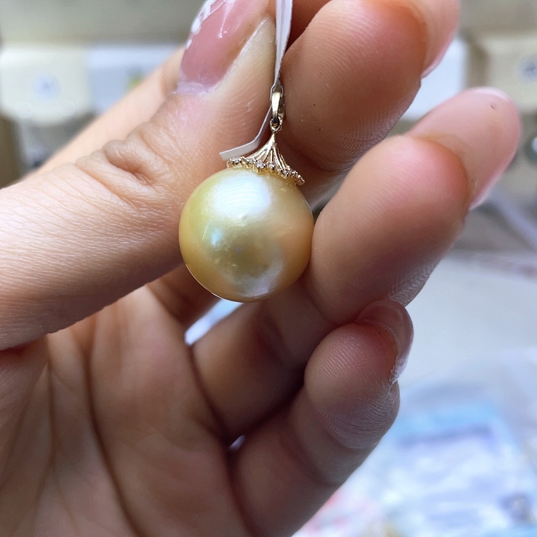 海水珍珠颈饰18K金镶嵌