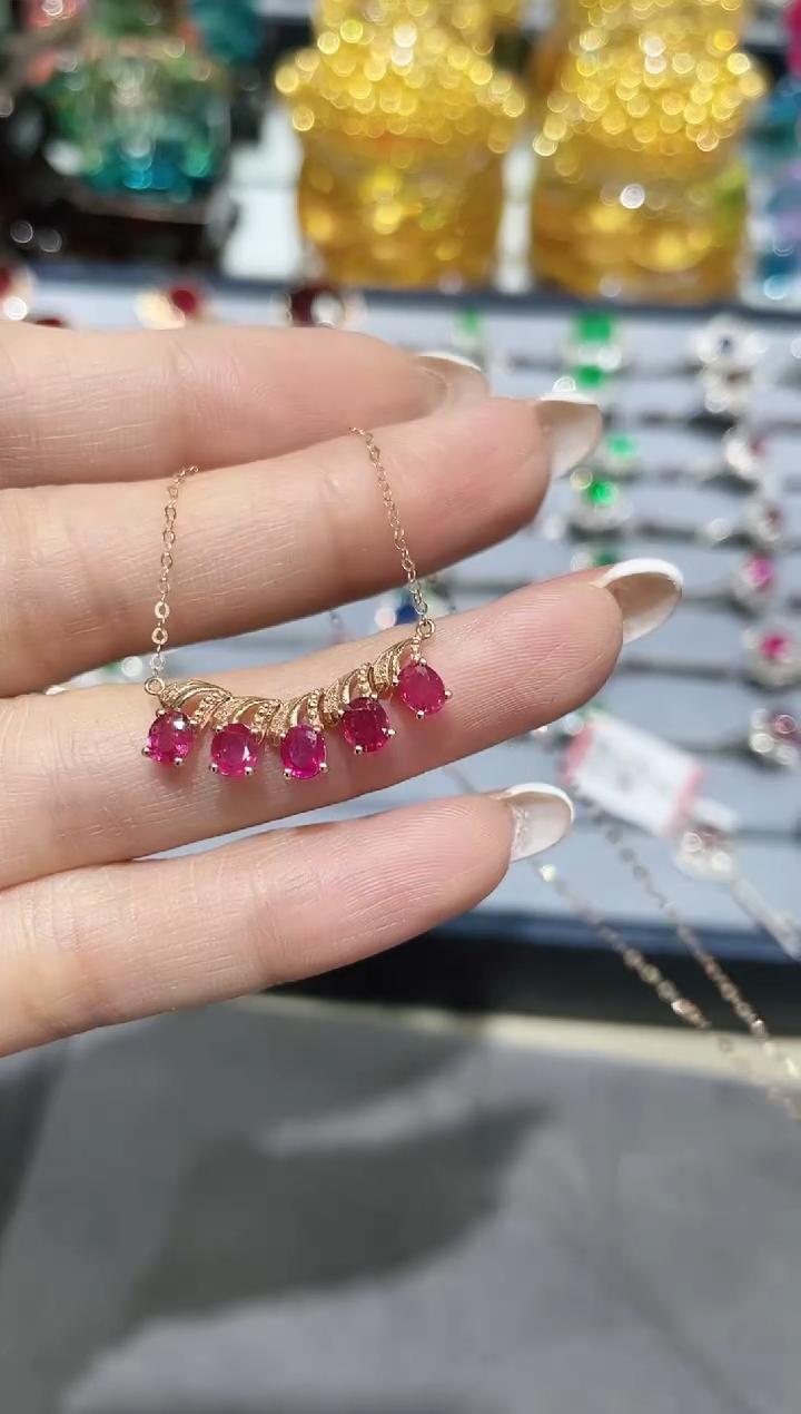 18K金镶嵌天然红宝石项链