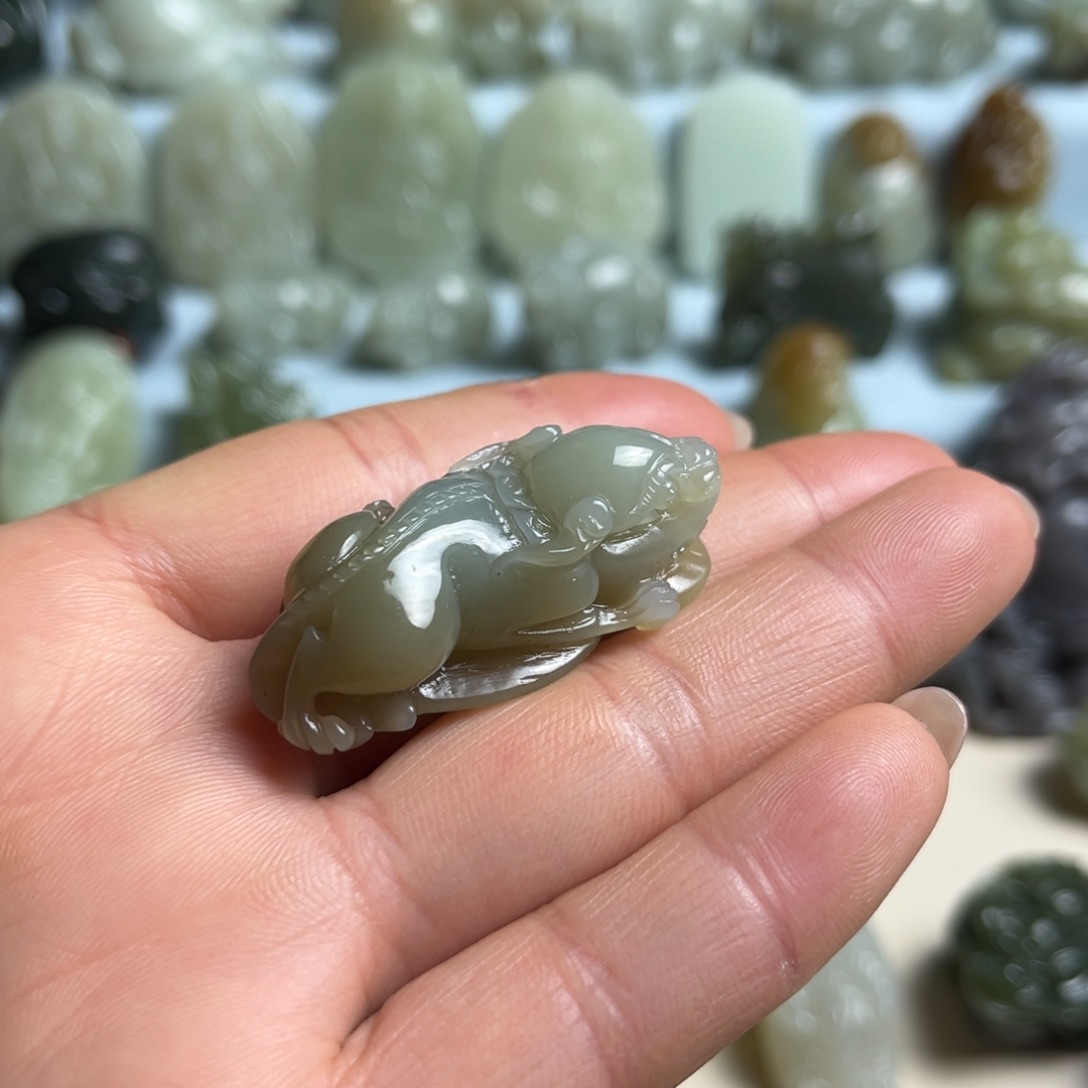 和田玉未镶嵌挂件