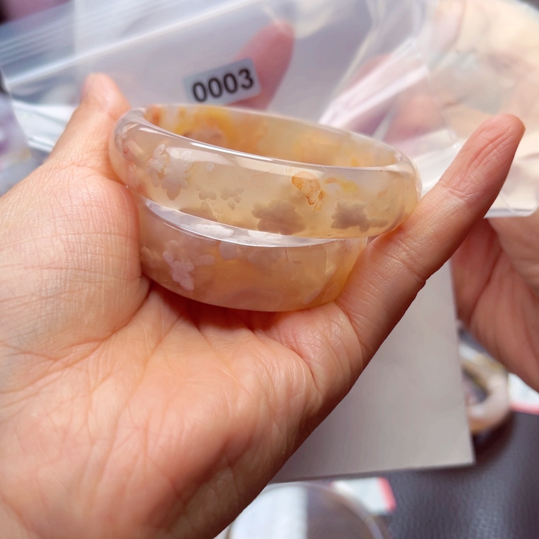 玛瑙/玉髓未镶嵌手镯猪**神