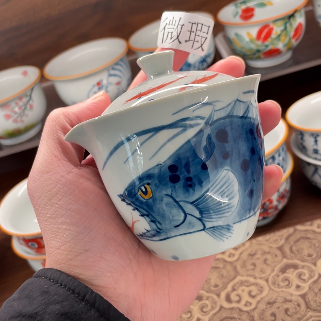 釉下手绘茶具微瑕