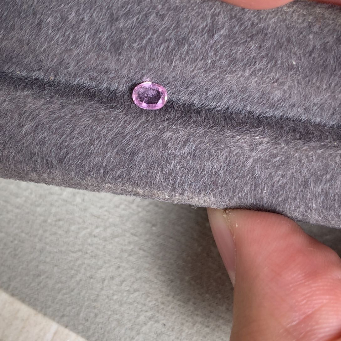 m***i蓝宝石裸石39分 无烧