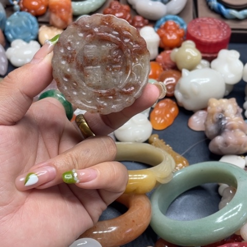 合金石英质玉（黄龙玉）手链?