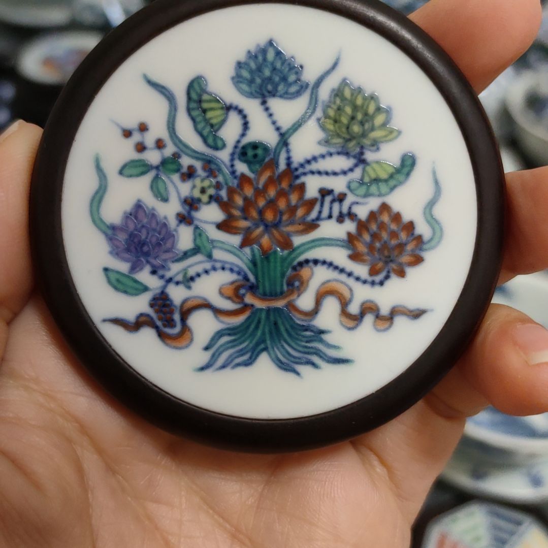 瓷片厚*斗彩一束莲花挂件