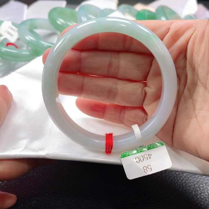 翡翠手镯未镶嵌58585858