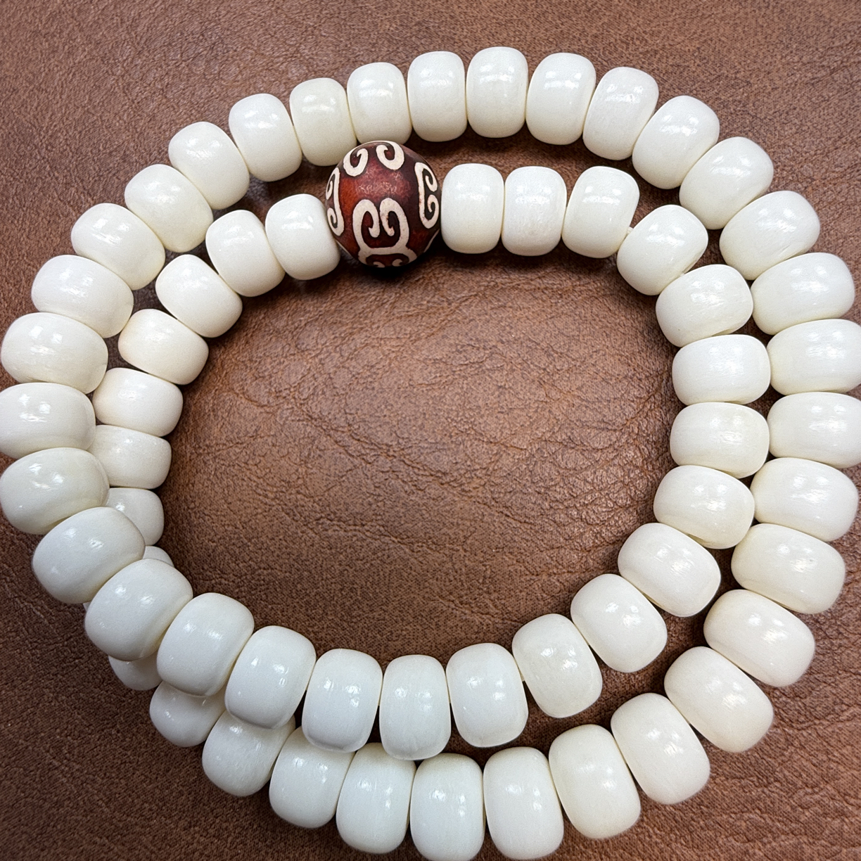 人工养殖鹿角雕刻、0.8老型搭配1.2回纹珠男女款文玩