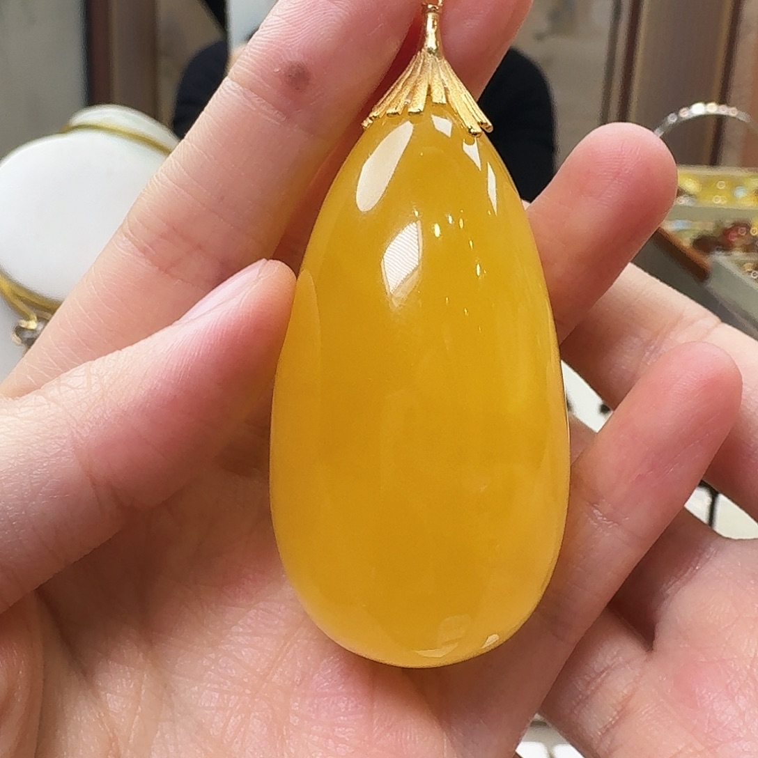 琥珀未镶嵌颈饰吊坠