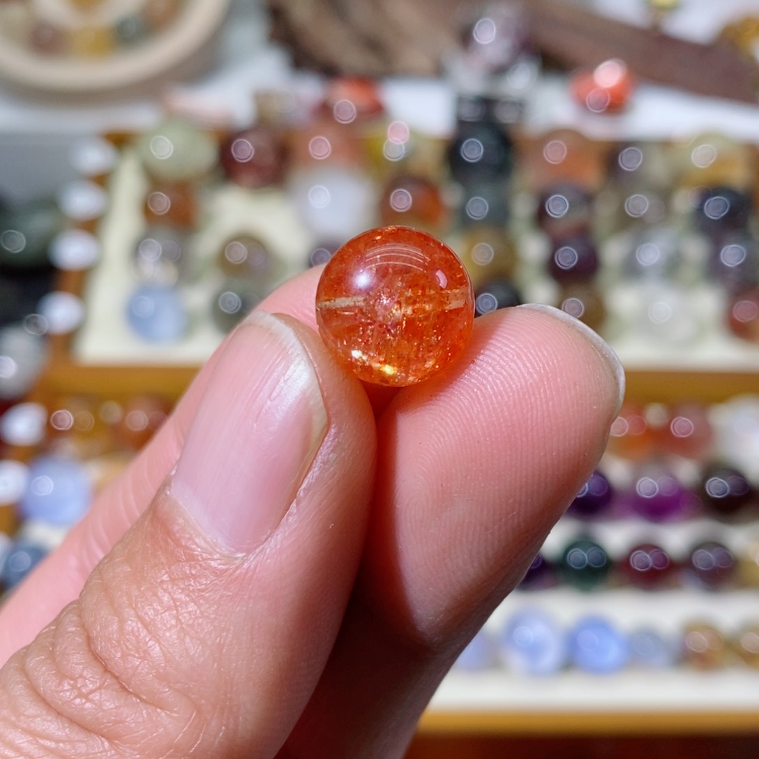 水晶单珠，未镶嵌若****?