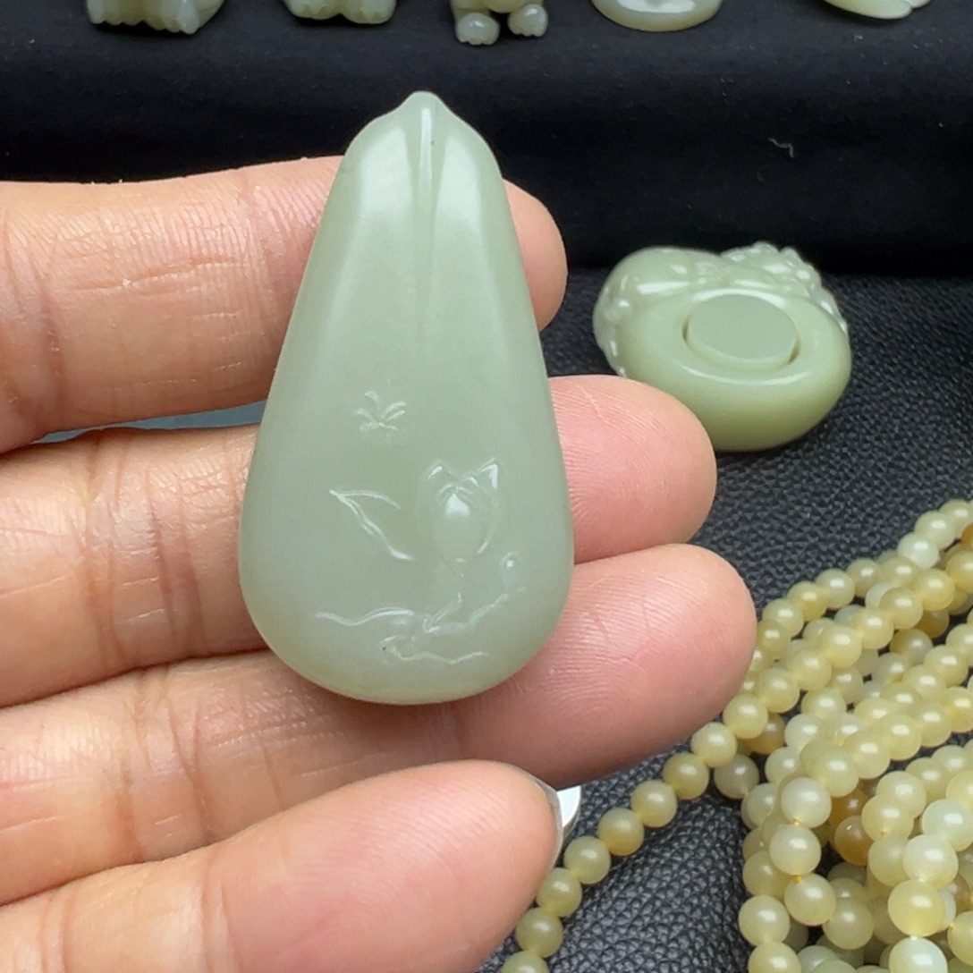 和田玉（糖玉）未镶嵌吊坠(不含链)