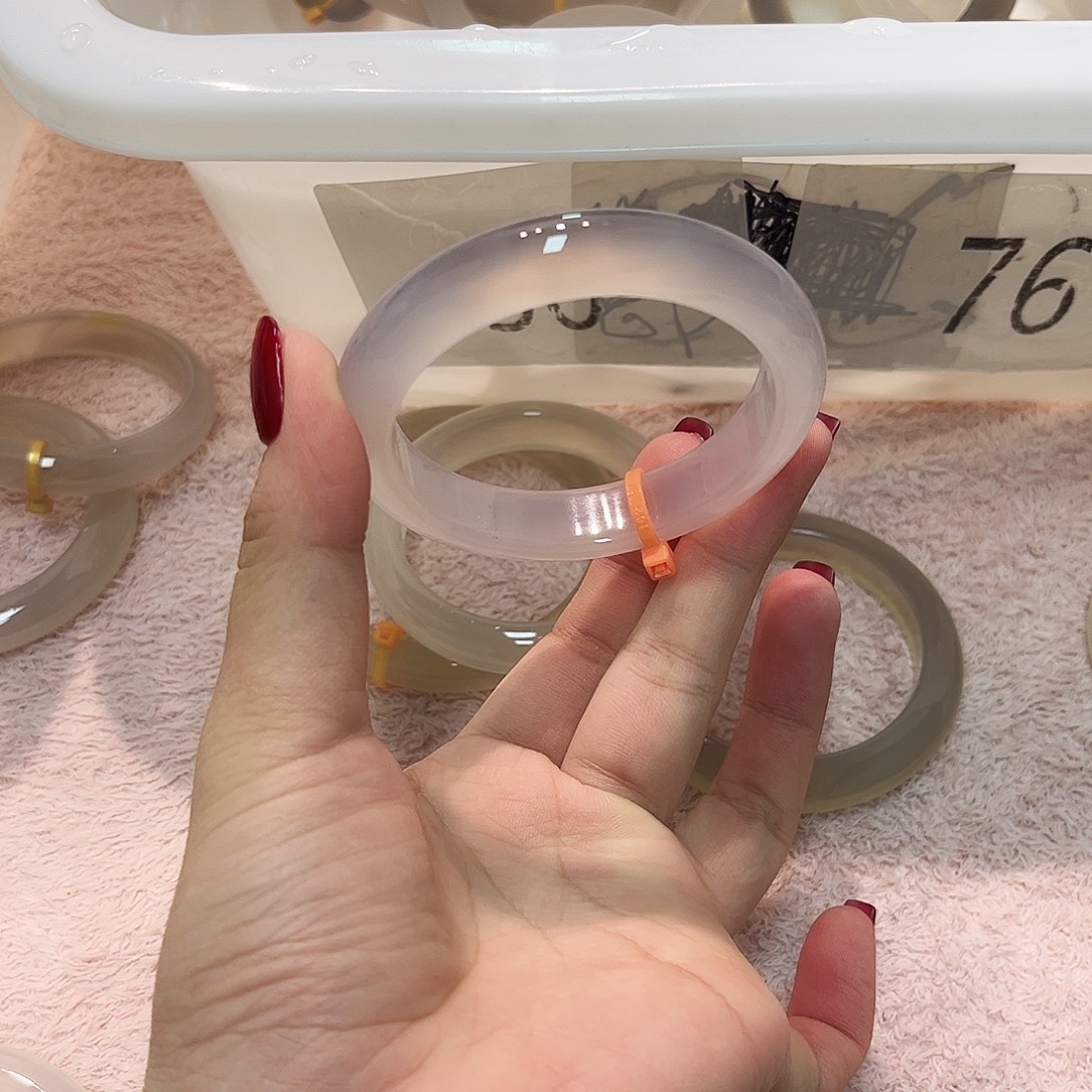 玛瑙/玉髓未镶嵌手镯A118