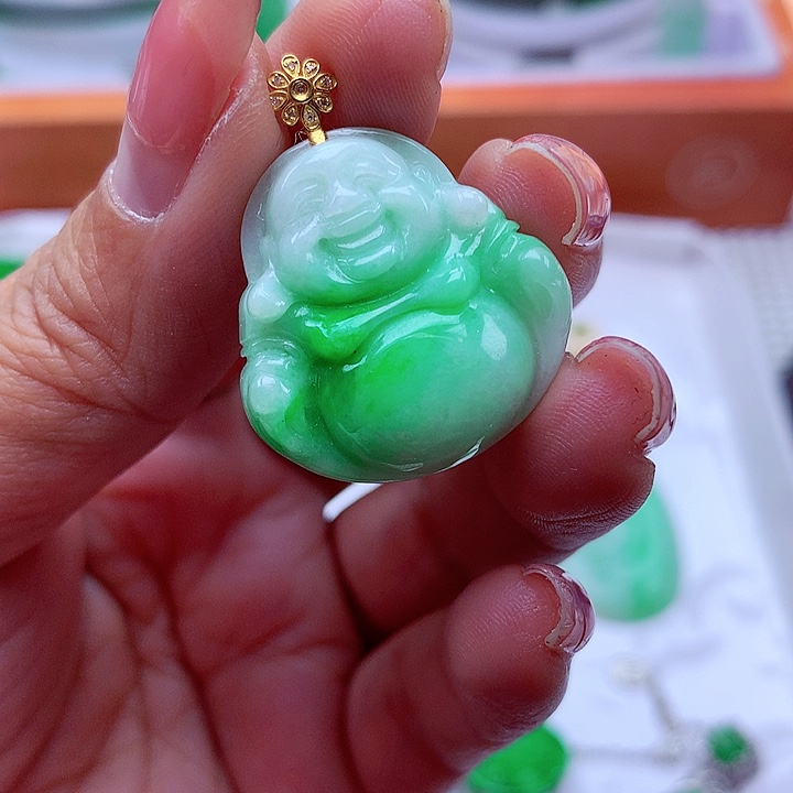 翡翠颈饰18K金镶嵌翡翠