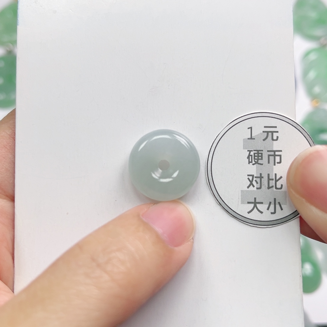 翡翠挂件未镶嵌四会天然A货翡翠