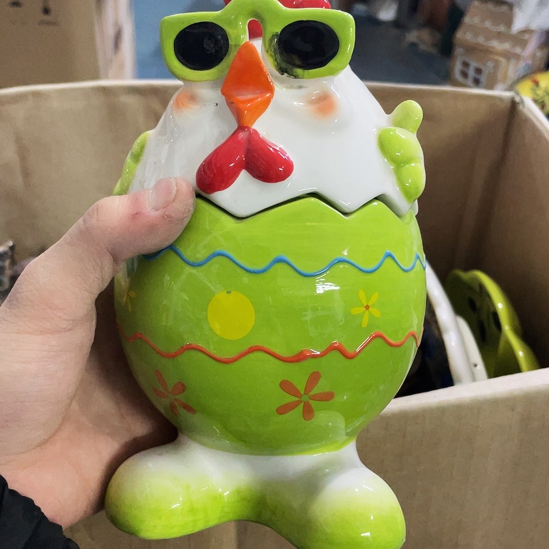 摆件          磕碰。