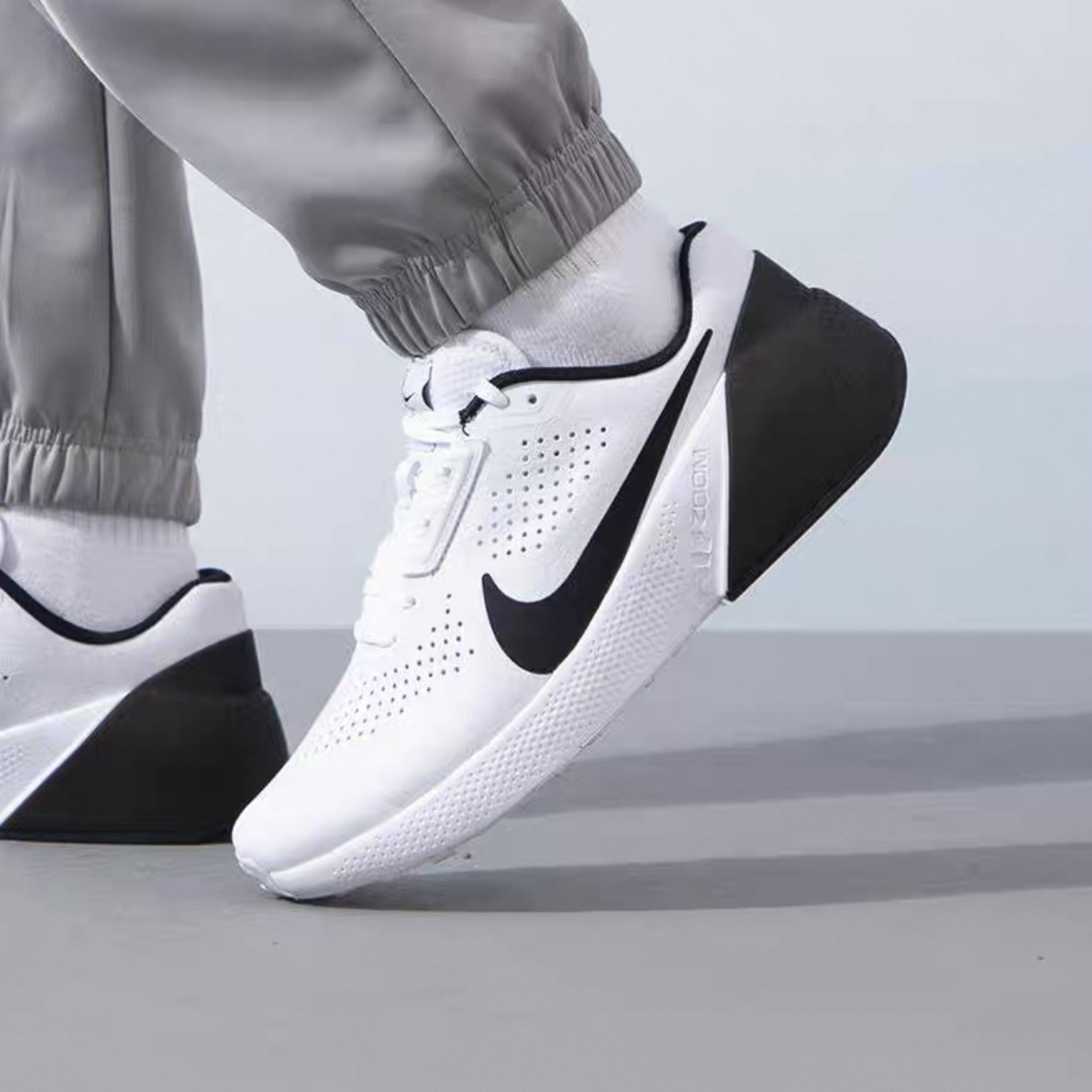 （断码孤品）Nike/耐克男鞋低帮运动训练鞋跑步鞋DX9016-103-44