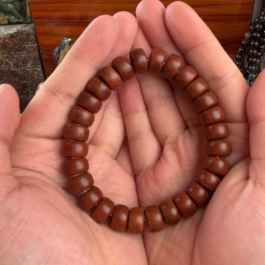 手串未镶嵌岫岩河磨玉（透闪石质玉）亚***斯