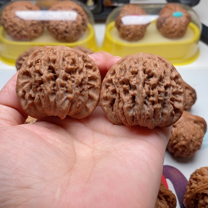 文玩核桃吊坠四座楼边47/46