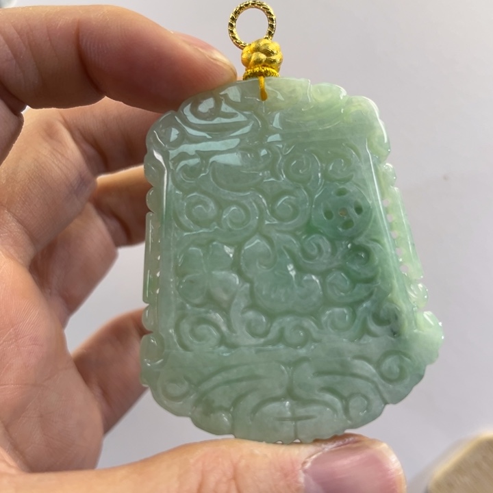 翡翠吊坠(赠链)未镶嵌代编织