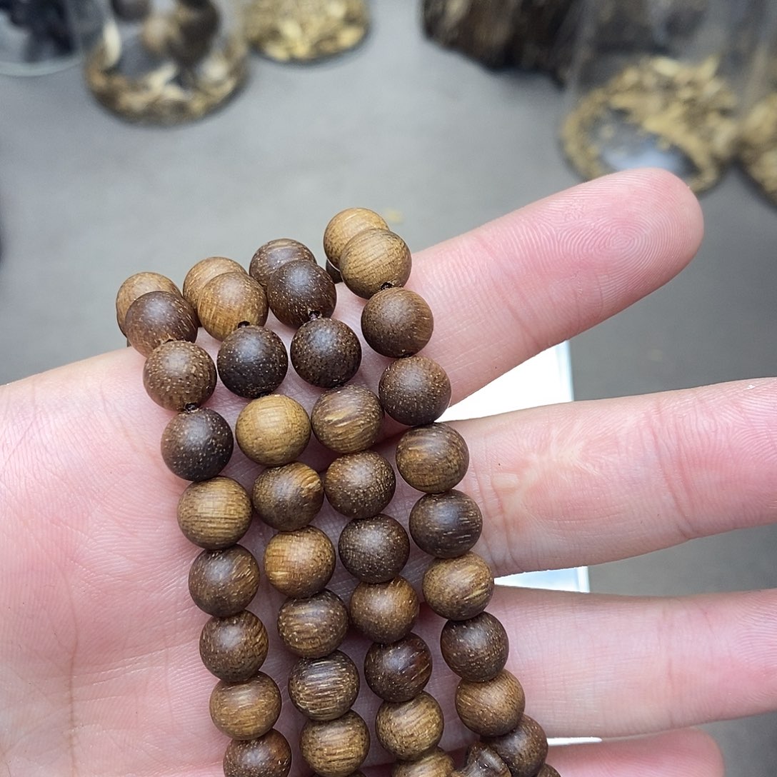 沉香沉香碎屑越南富僧红土沉香81号