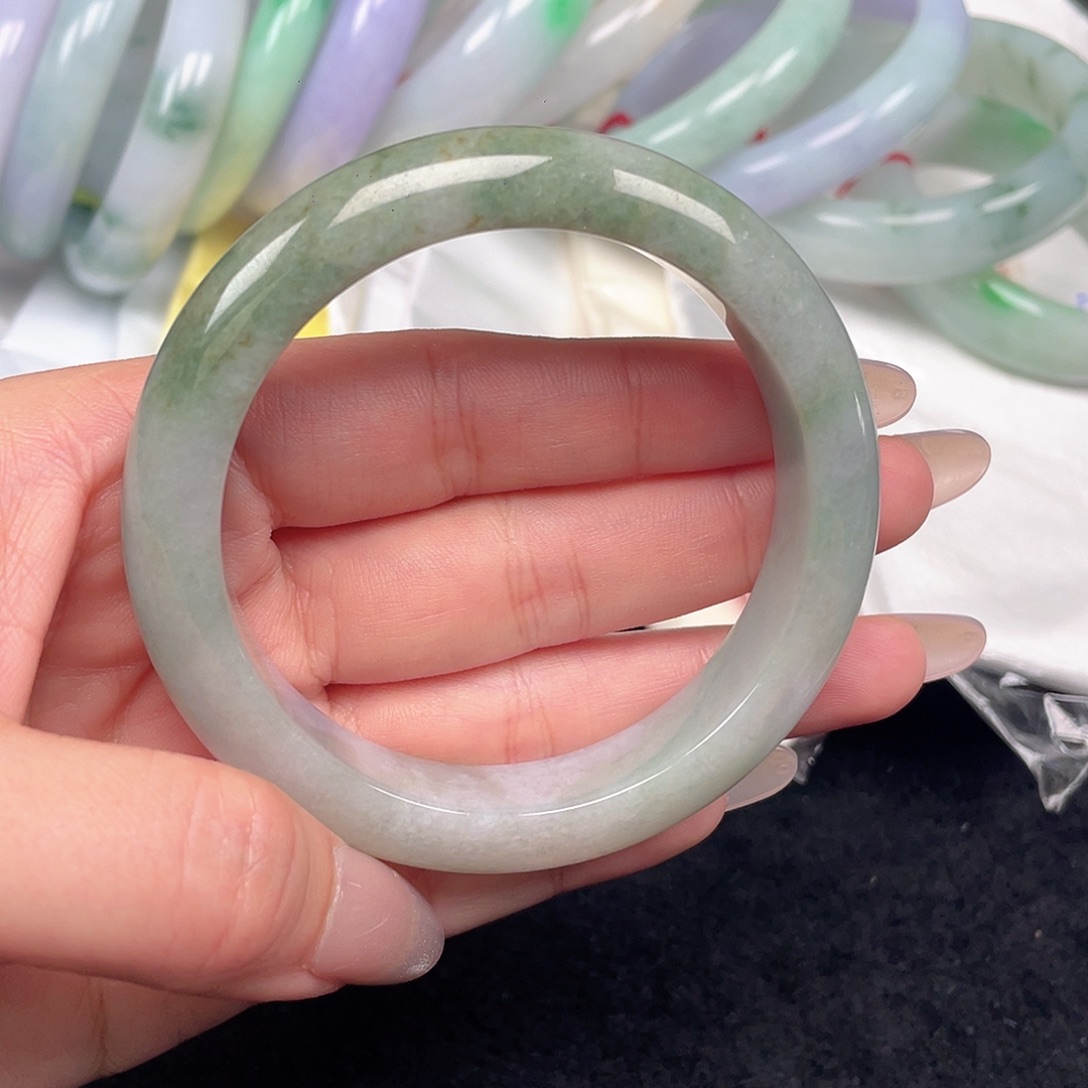 翡翠未镶嵌手镯085