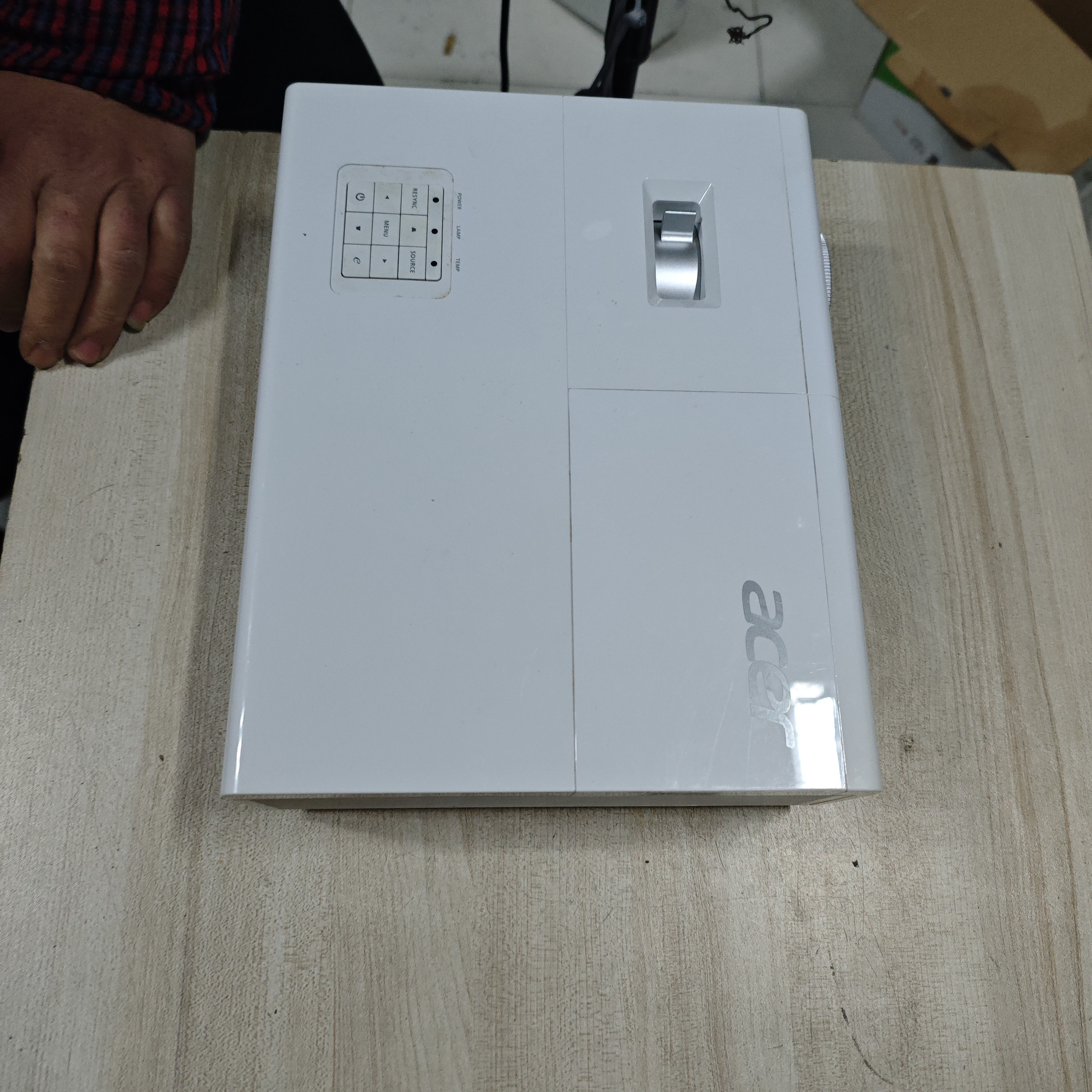 高清长焦投影仪运费到付