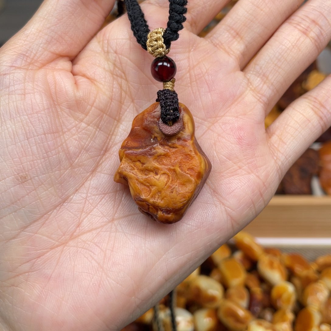 琥珀珠宝奇石未镶嵌