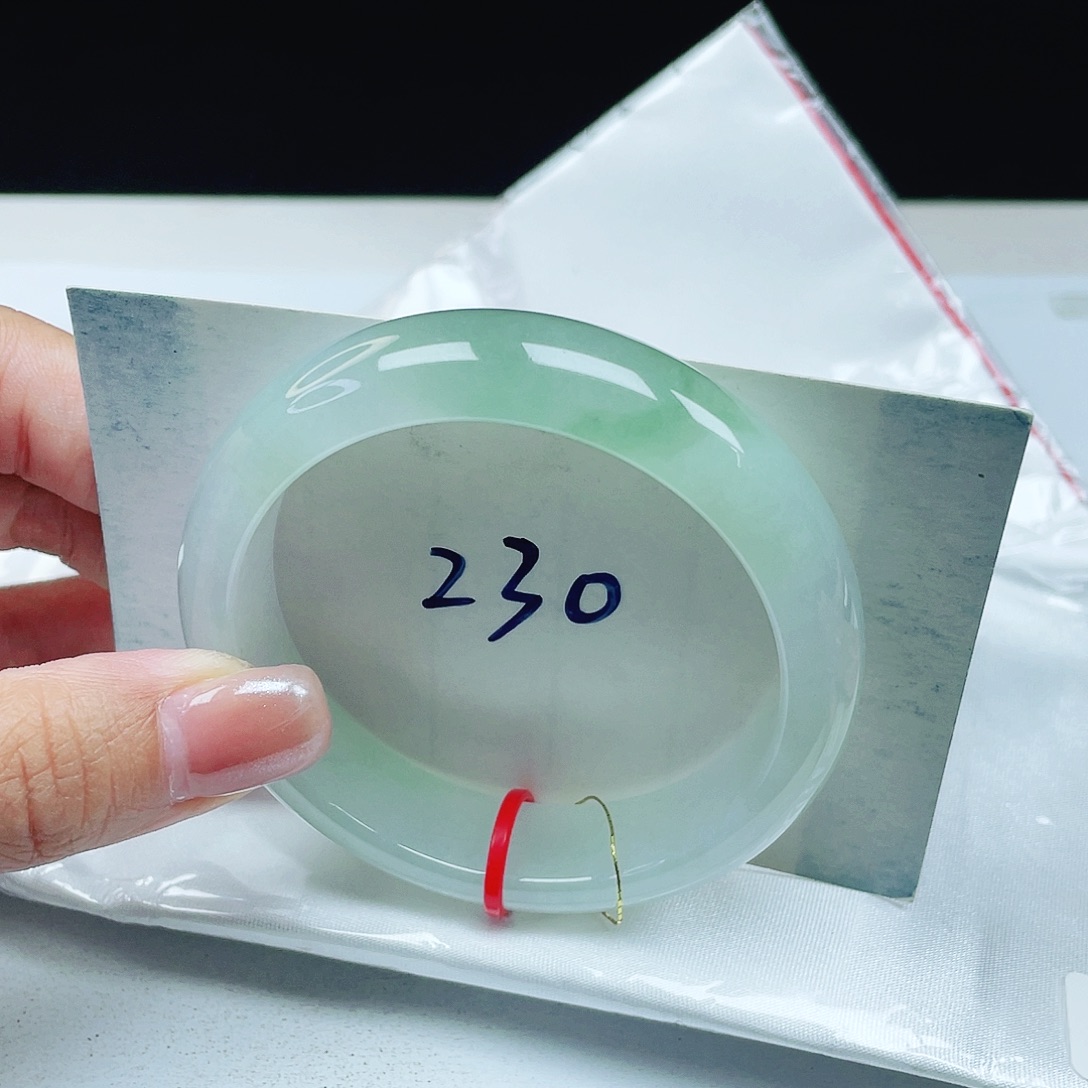 翡翠未镶嵌手镯 正圈52+