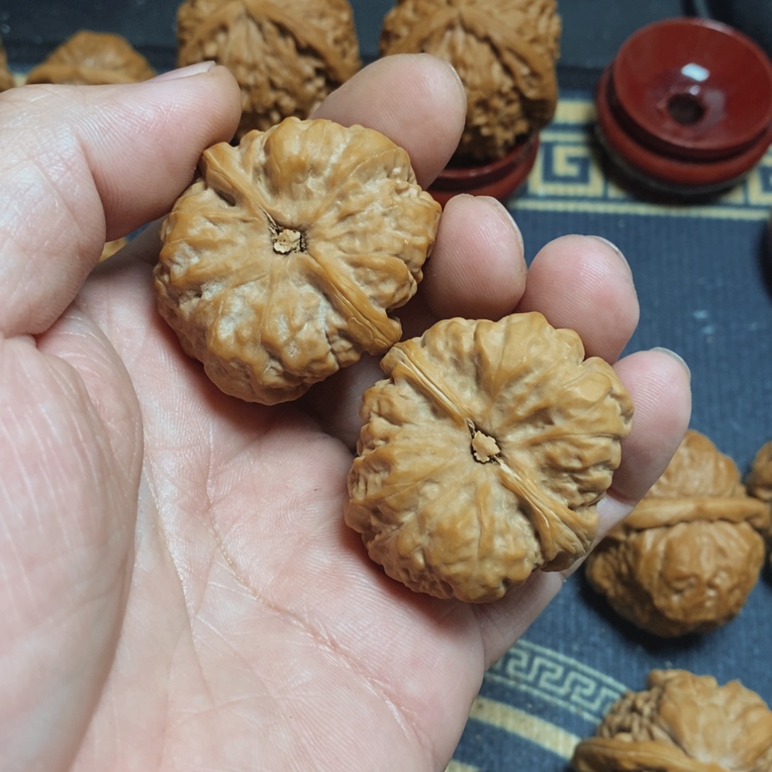 文玩核桃把件蛤蟆头37 168