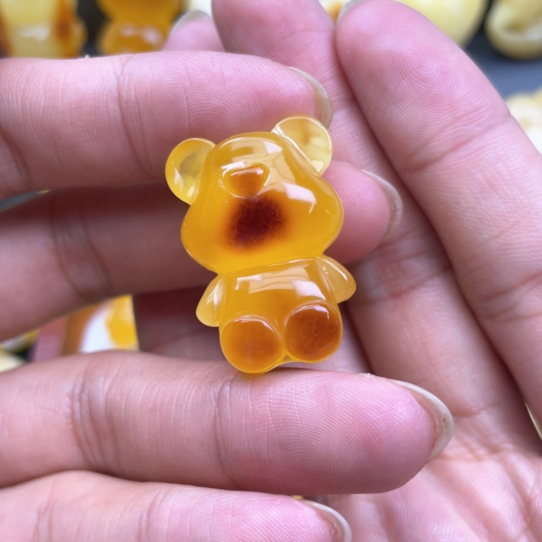 琥珀裸石未镶嵌淡*的蜜蜡