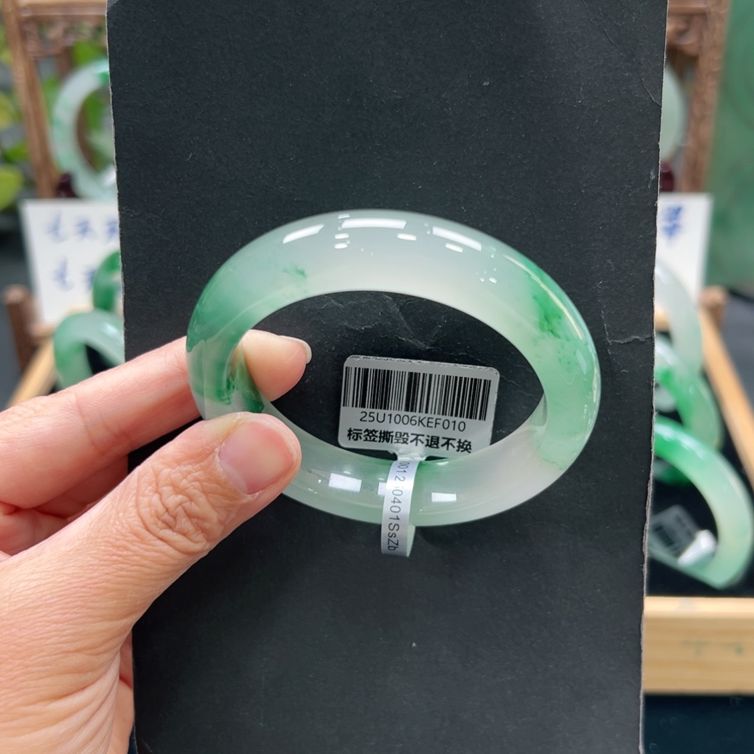 石英质玉未镶嵌手镯➕佳佳545556