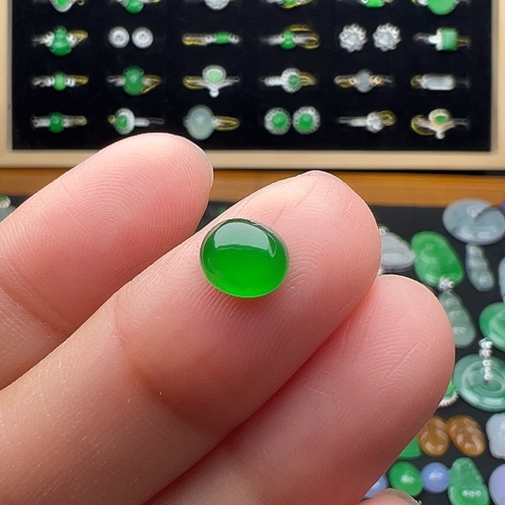 翡翠未镶嵌颈饰蛋7.1