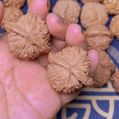 【闪购商品】文玩核桃吊坠t*t四座楼40