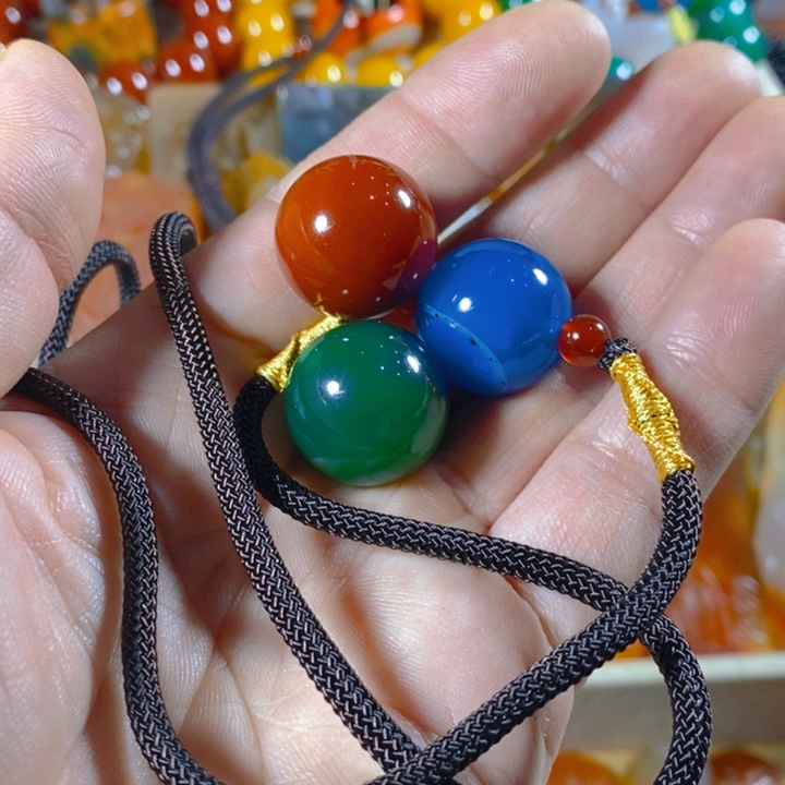 长***人玛瑙/玉髓未镶嵌单珠3颗