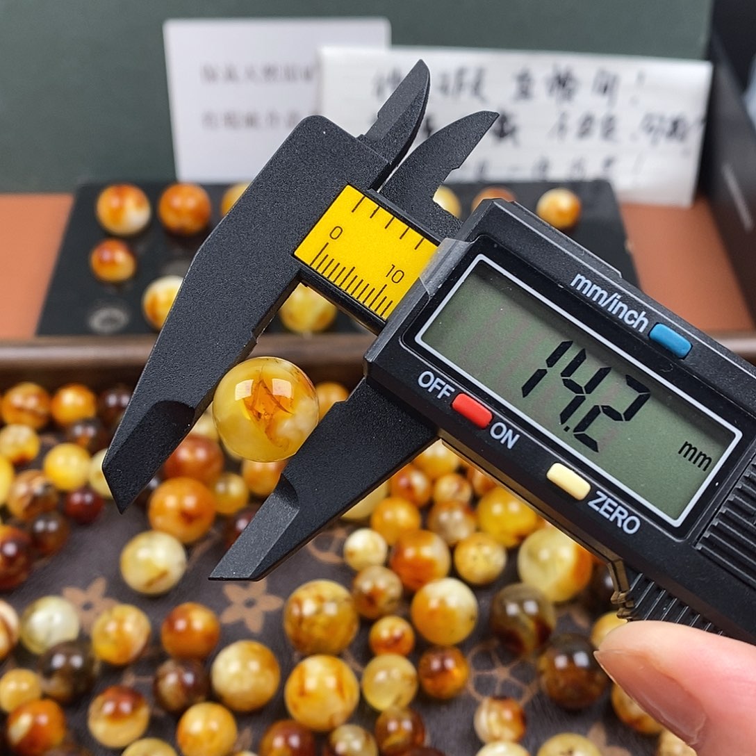 琥珀未镶嵌裸石蜜蜡1060