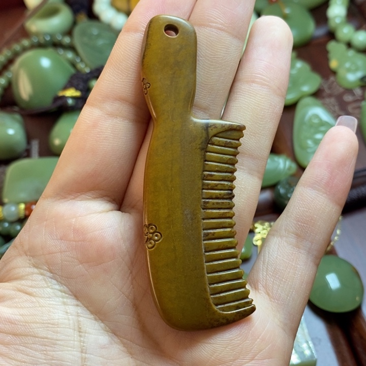 岫岩河磨玉（透闪石质玉）挂件未镶嵌