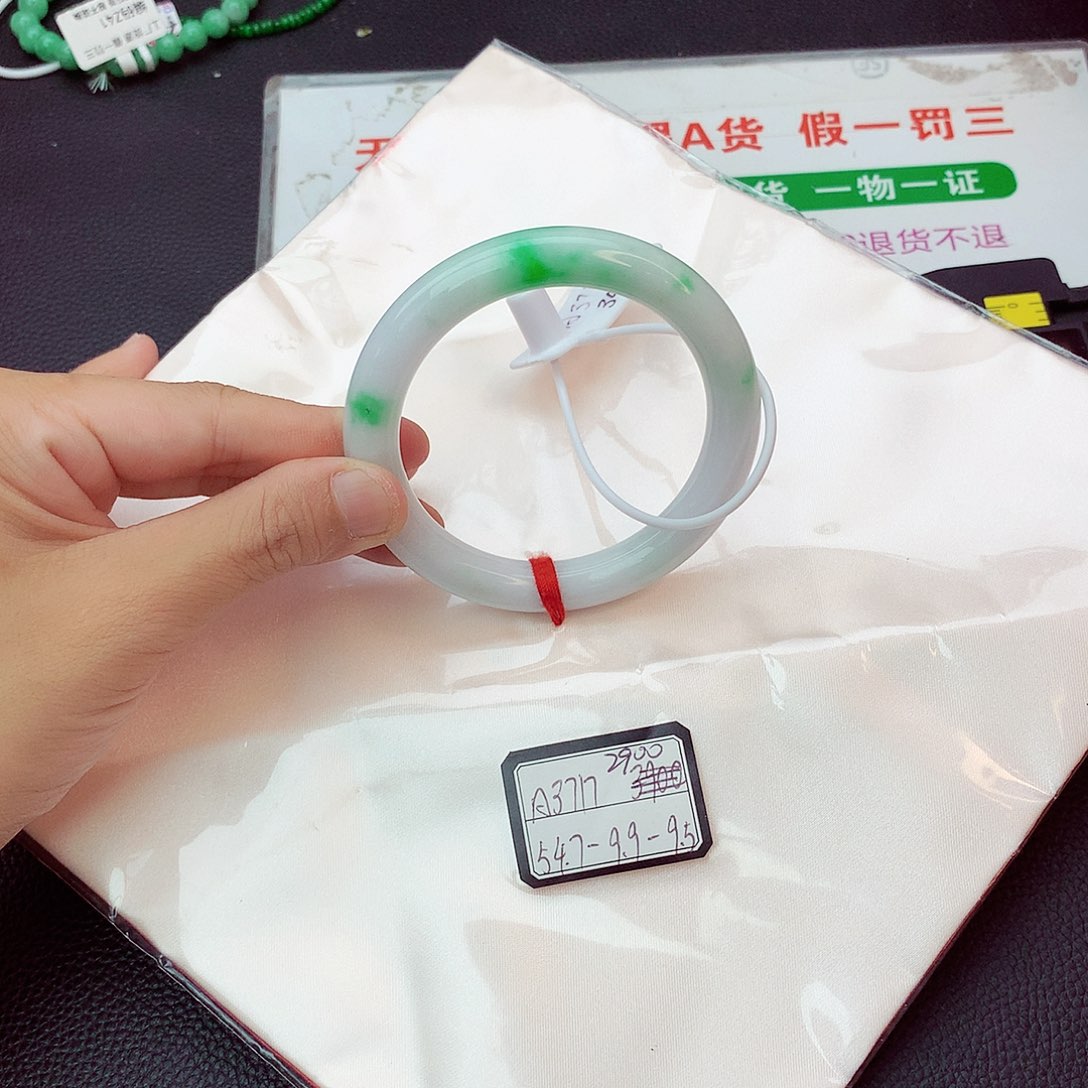 翡翠未镶嵌手镯翡翠