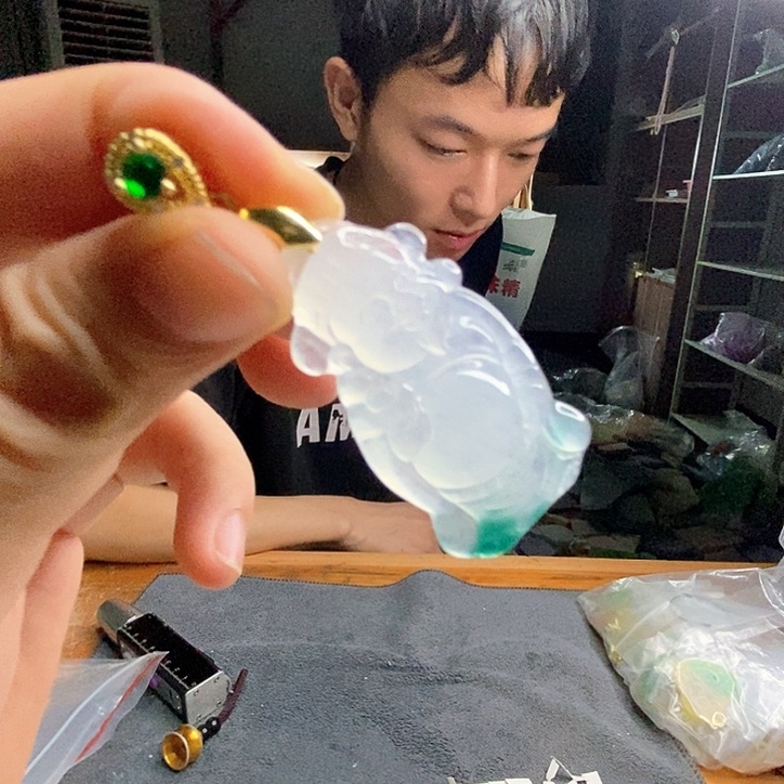 47 缅甸保真精品吊坠