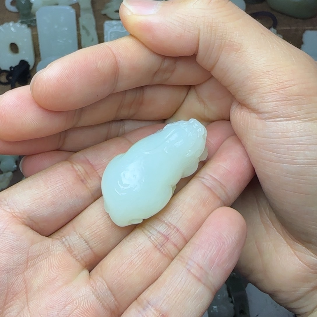和田玉挂件未镶嵌貔貅