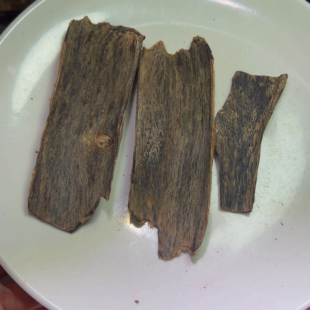 沉香手把件G****n沉香奇楠白棋沉水皮油老料32克