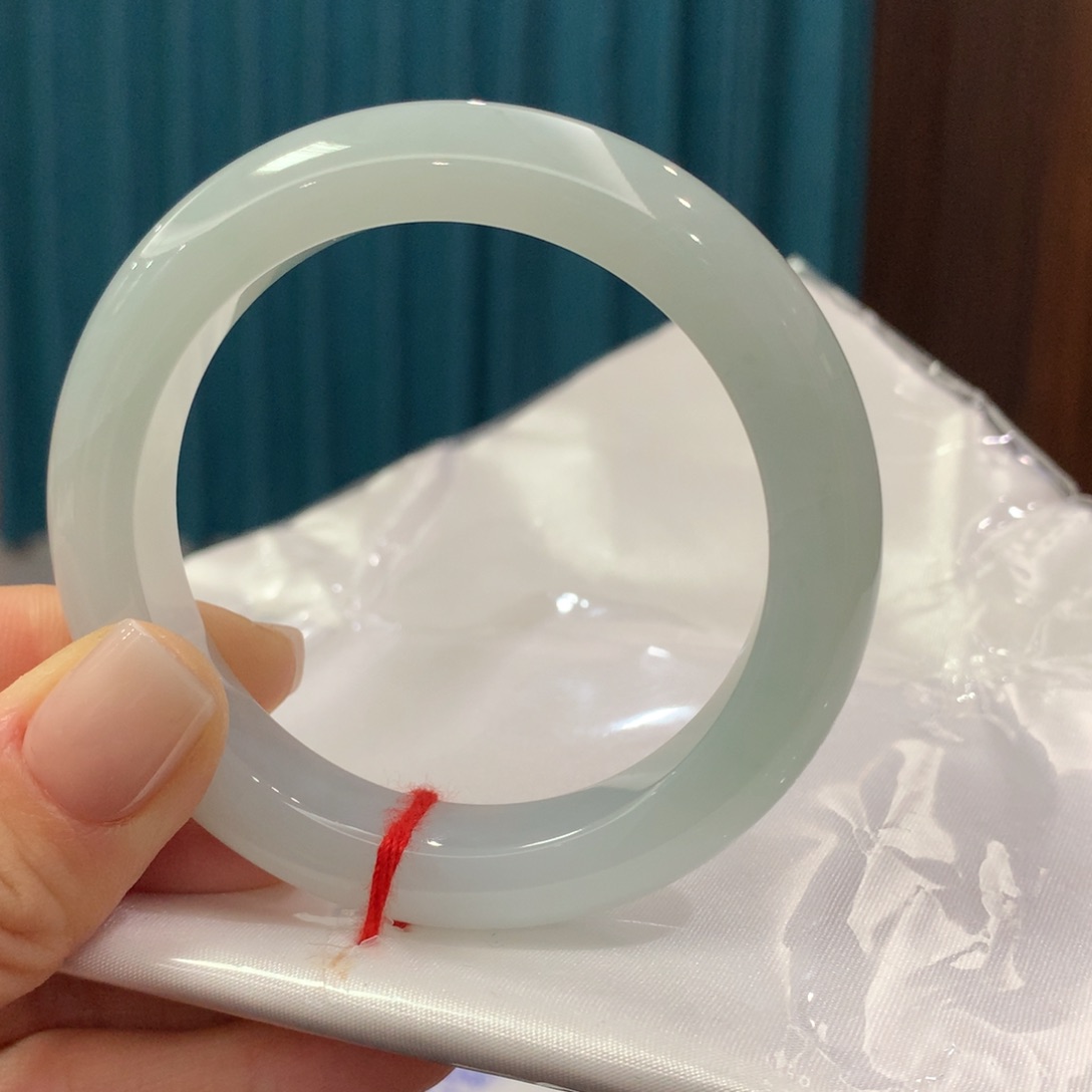 未镶嵌手镯翡翠完美者慎拍 圈口52.5