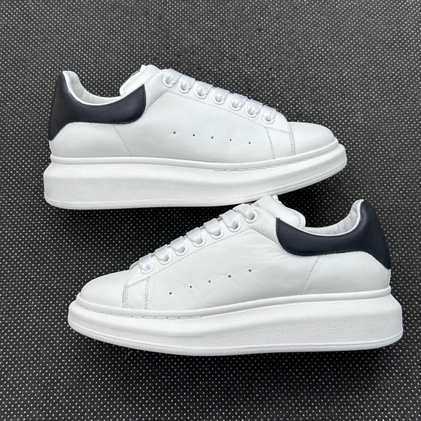 95新 Alexander McQueen/亚历山大·麦昆 40码 25.5cm 黑 后跟磨损