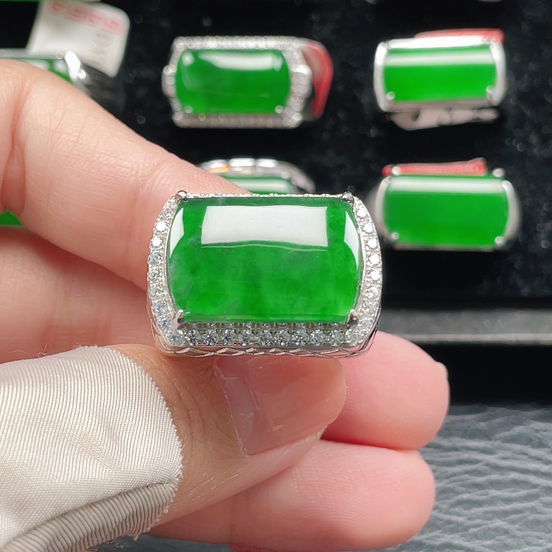 翡翠银S925镶嵌戒指天然A货翡翠没运费险3999