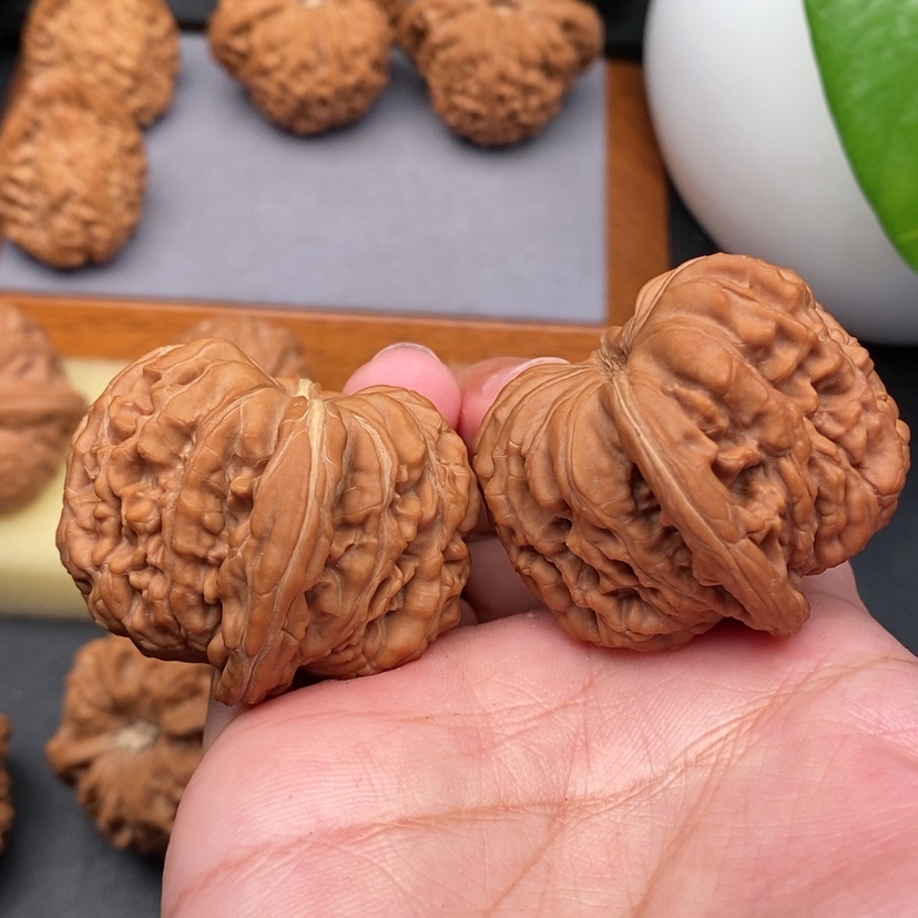 【闪购商品】文玩核桃把件拱桥楼