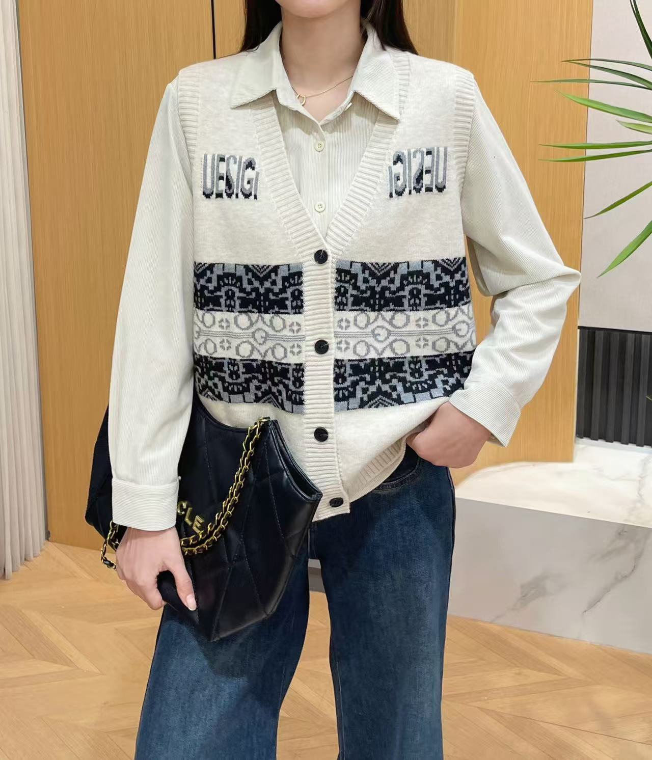 韩版v领复古提花针织马甲开衫女春秋时尚休闲宽松叠穿无袖背心