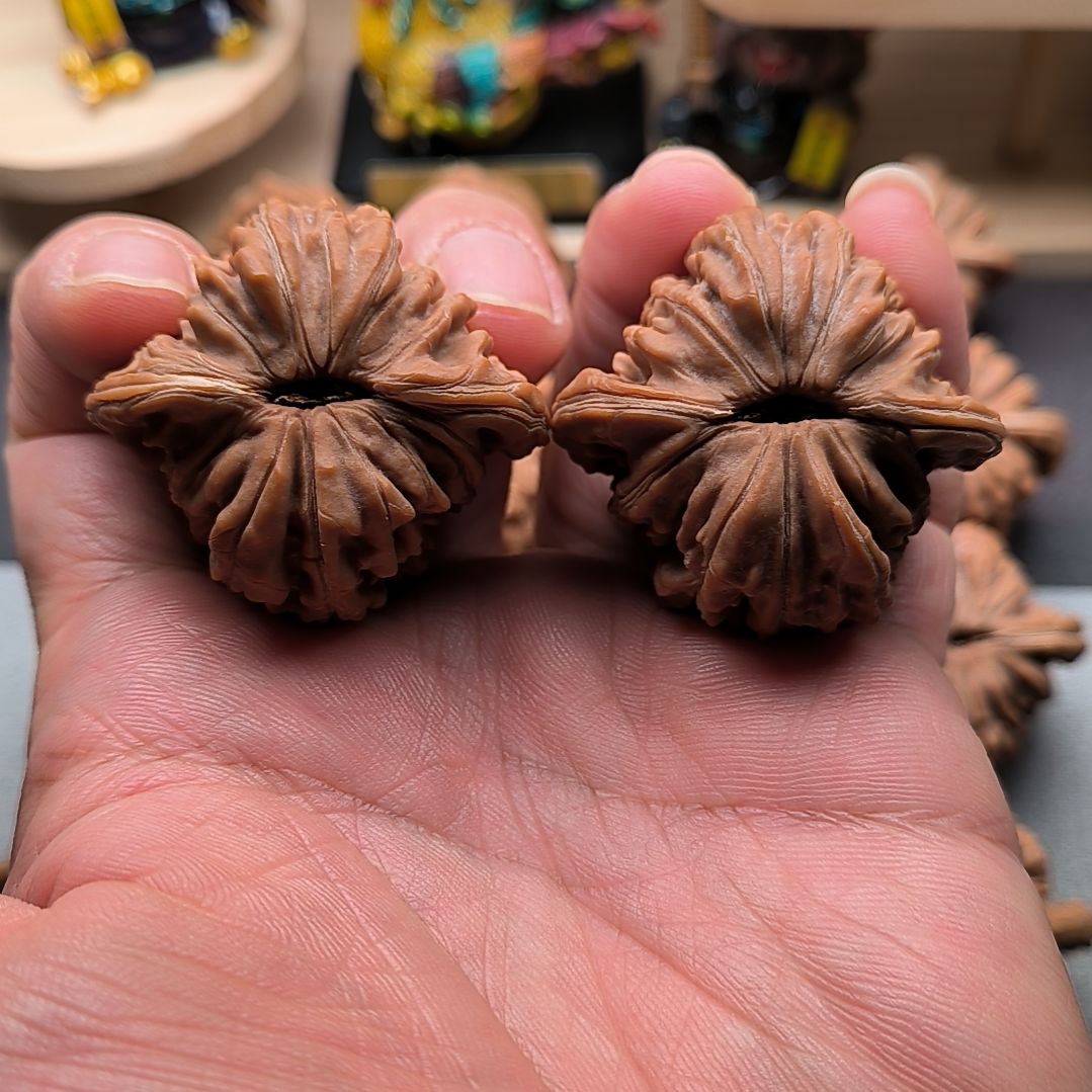 文玩核桃吊坠老款四座楼42+尺52.4克