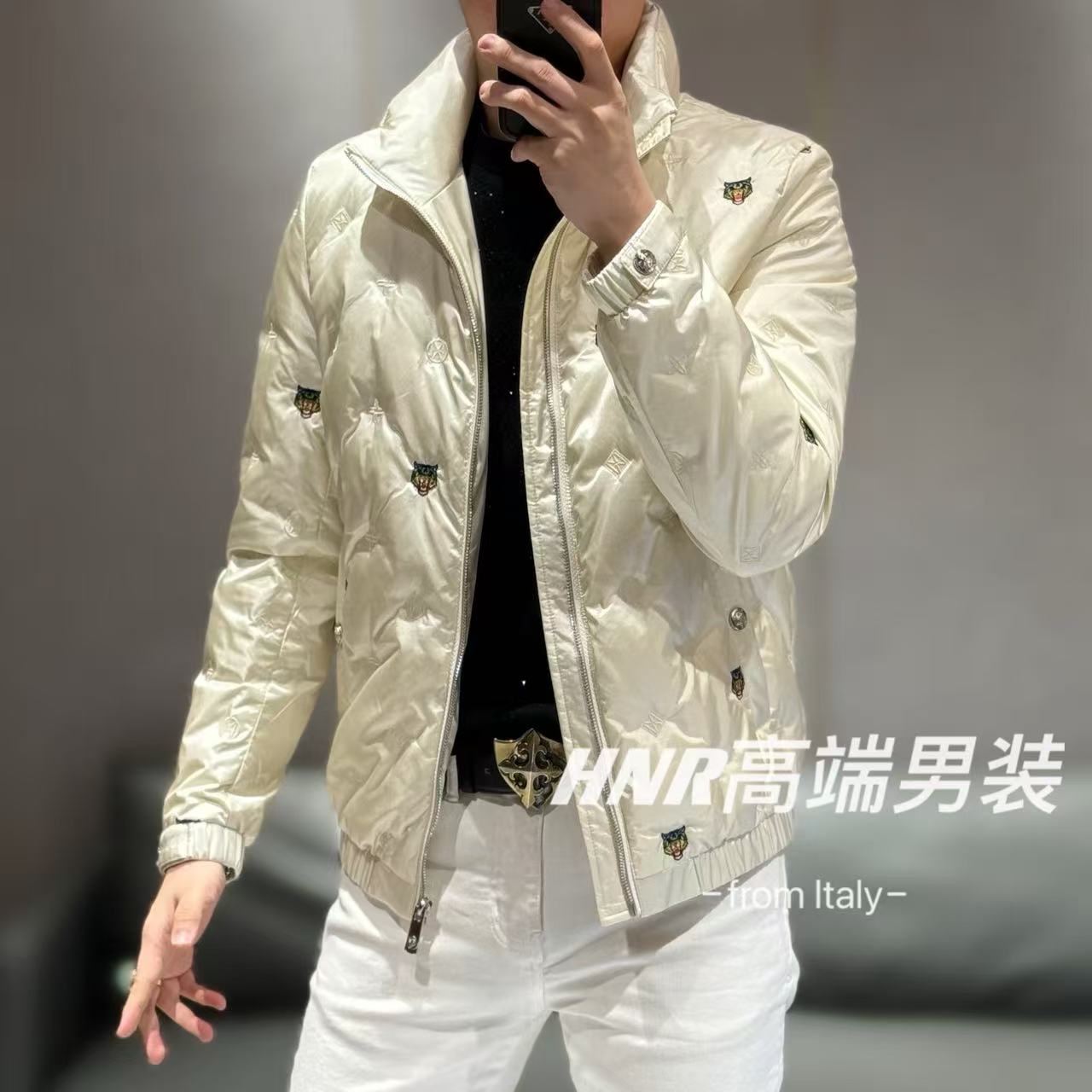 个性纯色刺绣设计款简约时尚潮流百搭立领羽绒服6096