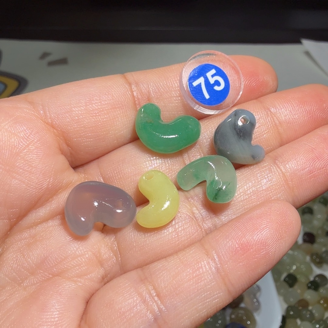 和田玉未镶嵌珠宝奇石