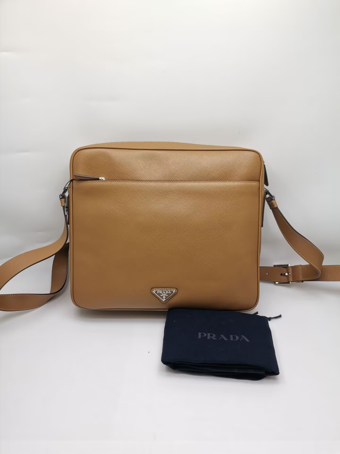99新 Prada/普拉达 99新18205 普拉达棕色全皮双层相机包斜挎包